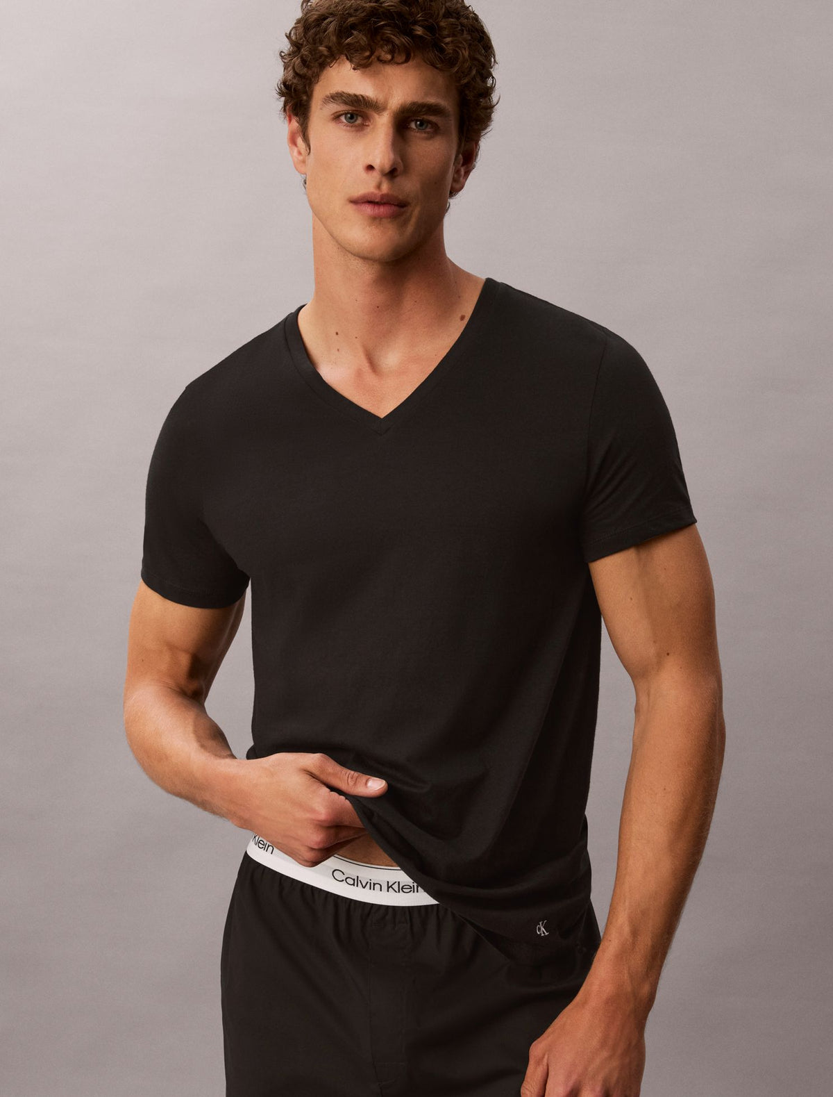 Calvin Klein Cotton Classics 5-Pack Classic Fit V-Neck T-Shirt