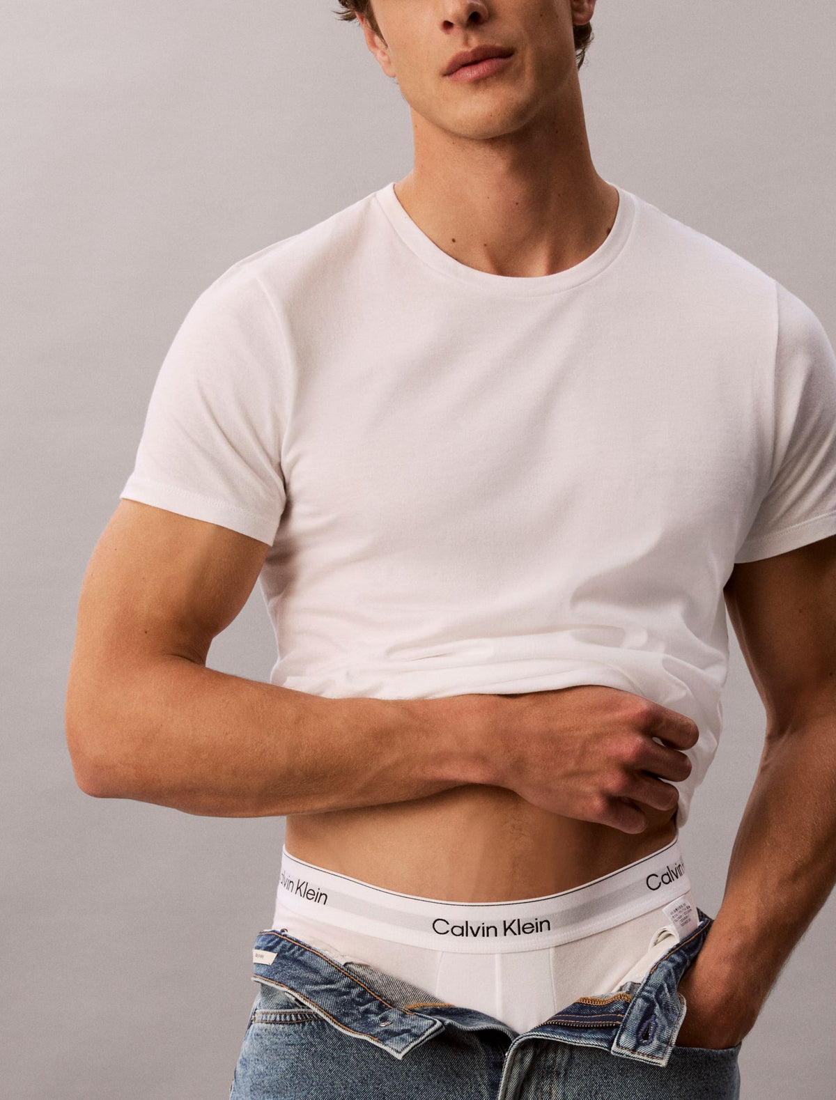 Calvin Klein Cotton Classics 5-Pack Classic Fit Crewneck T-Shirt
