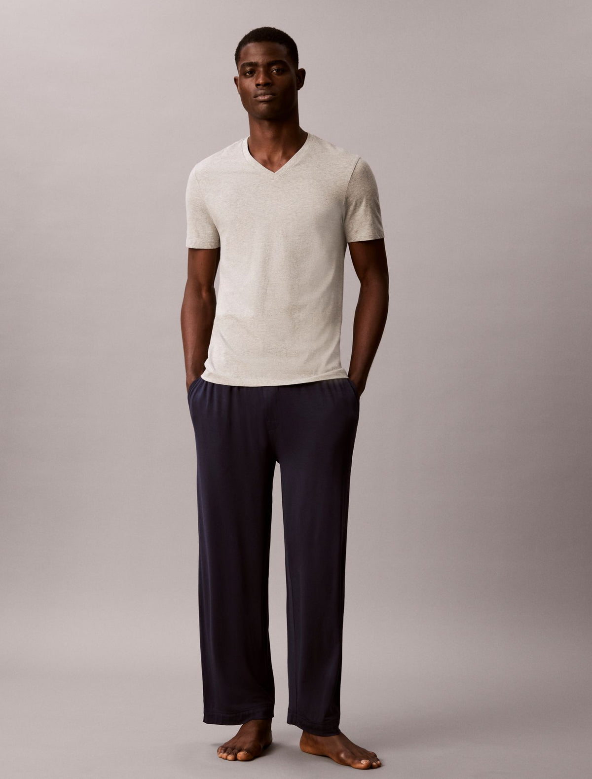 Calvin Klein Cotton Classics 3-Pack Classic Fit V-Neck T-Shirt