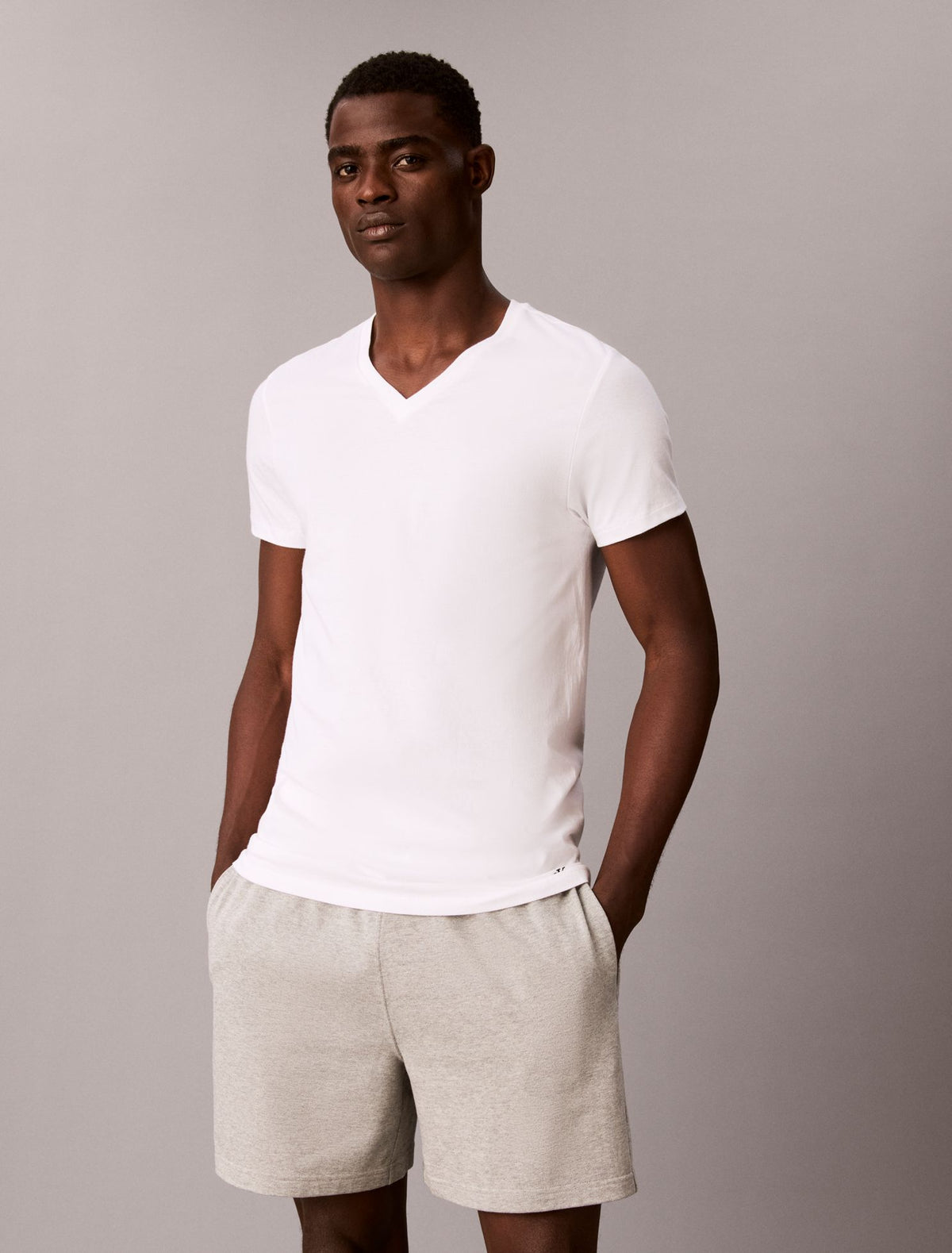 Calvin Klein Cotton Classics 3-Pack Classic Fit V-Neck T-Shirt