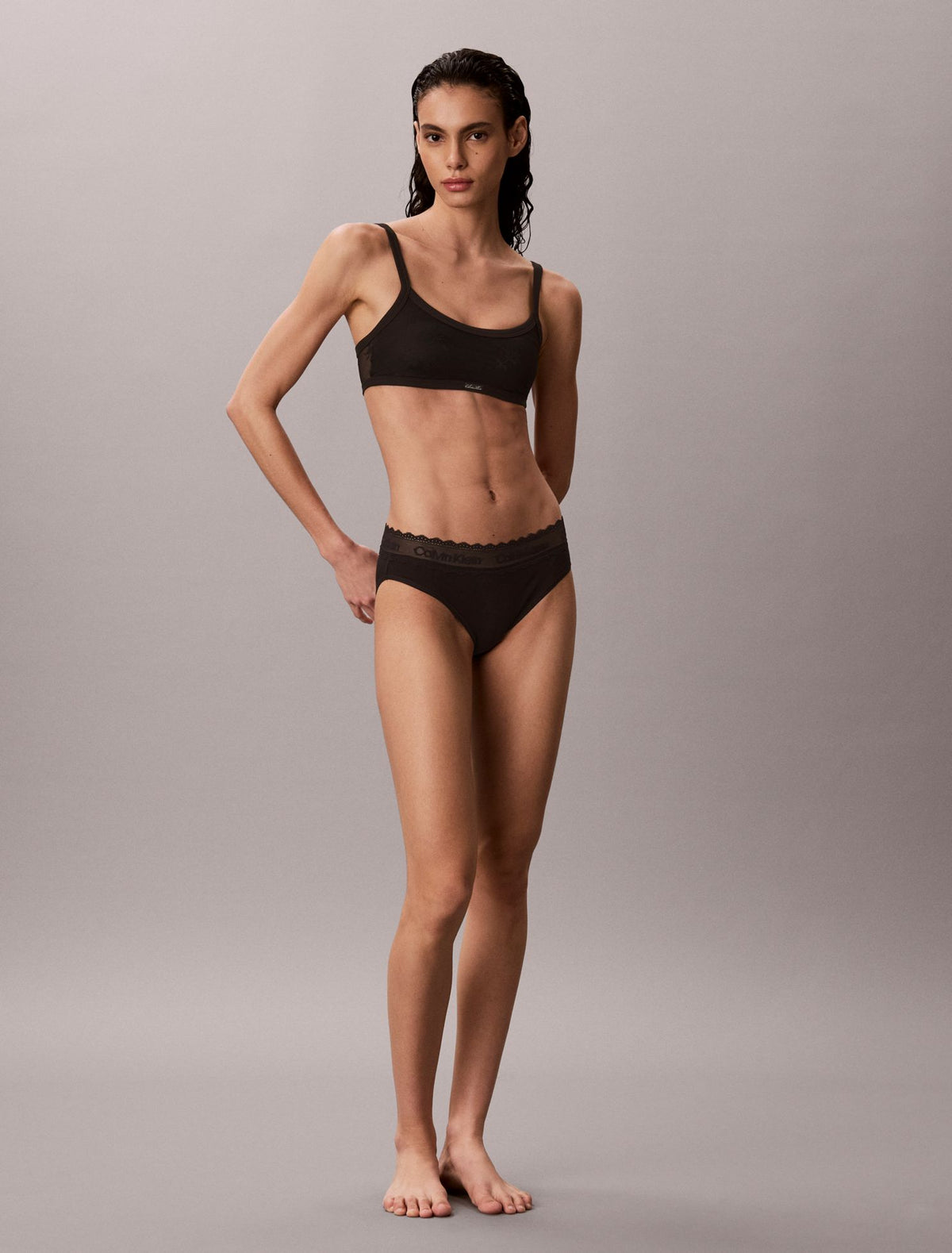 Calvin Klein Icon Stretch Lace Lightly Lined Bralette