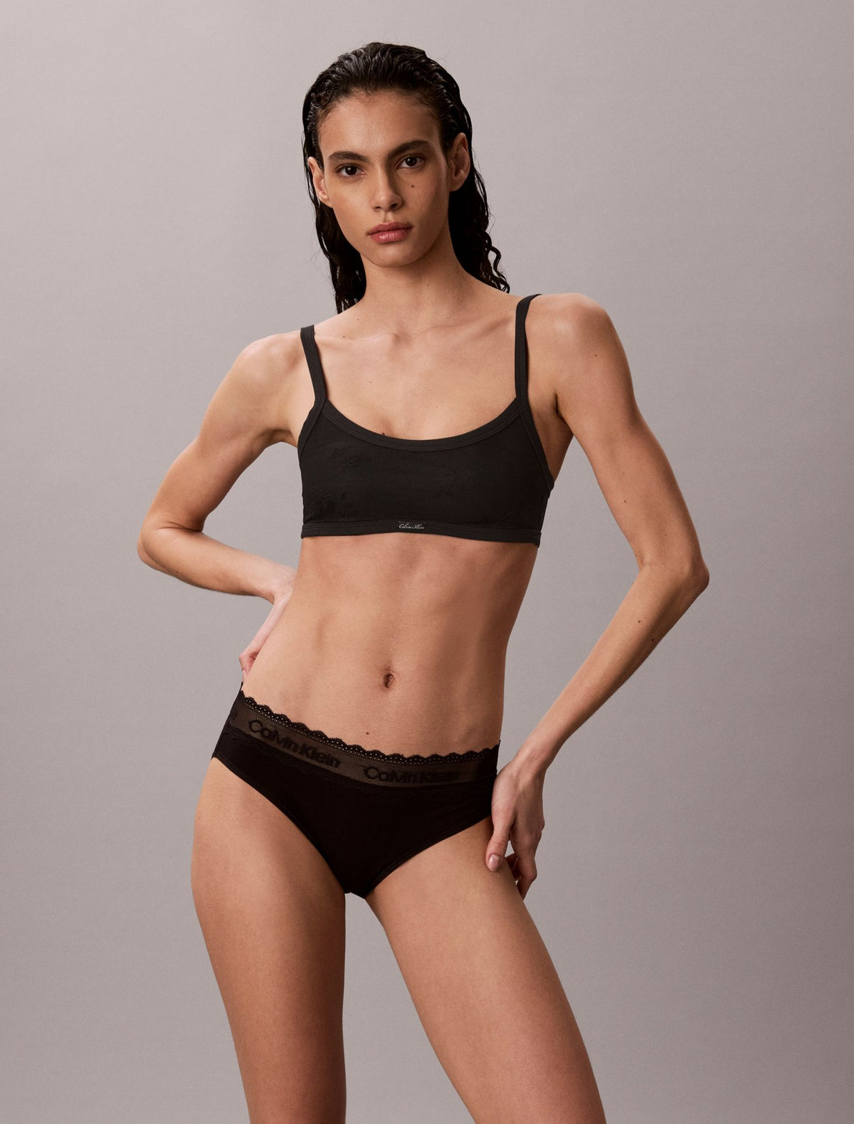 Calvin Klein Icon Stretch Lace Lightly Lined Bralette