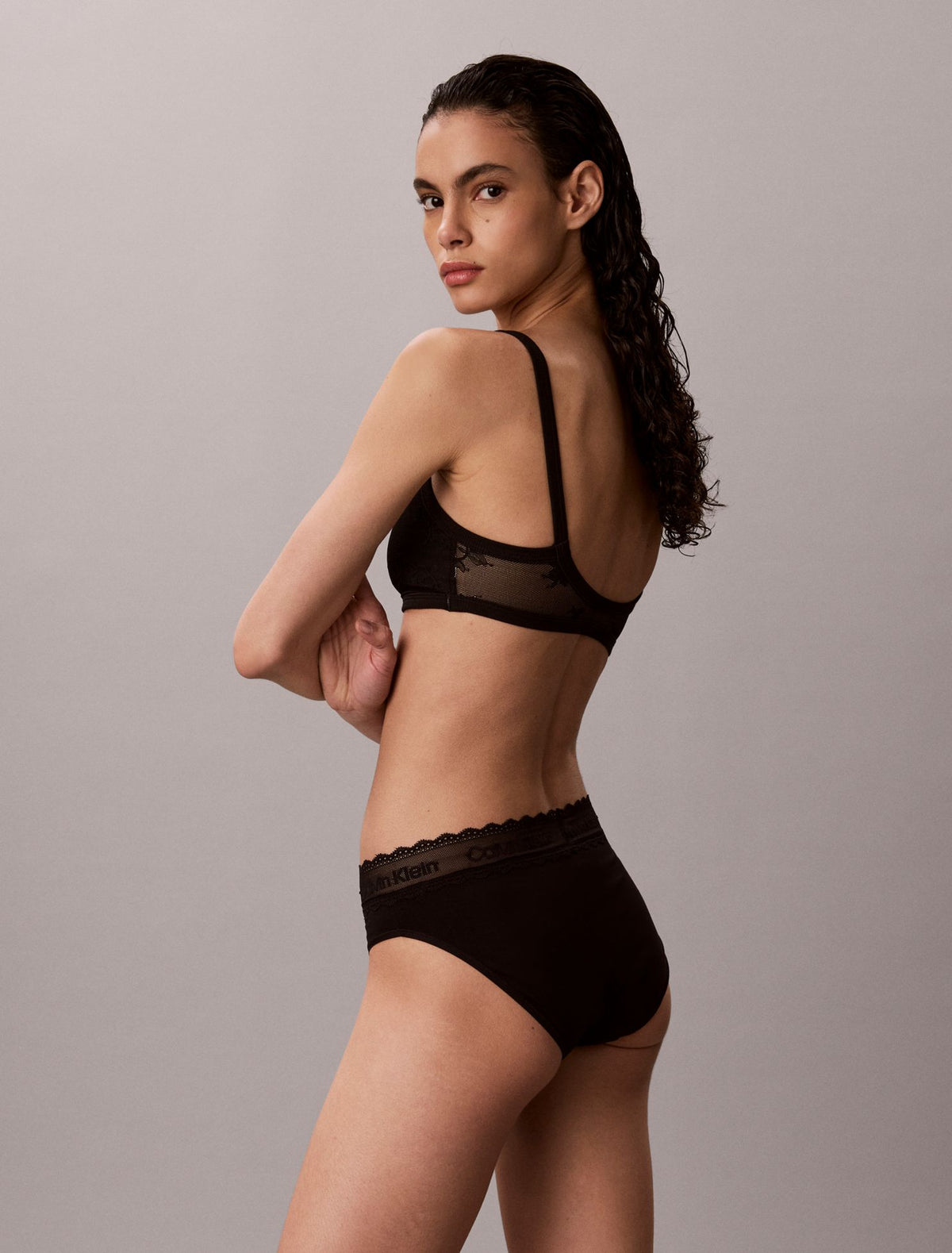 Calvin Klein Icon Stretch Lace Lightly Lined Bralette