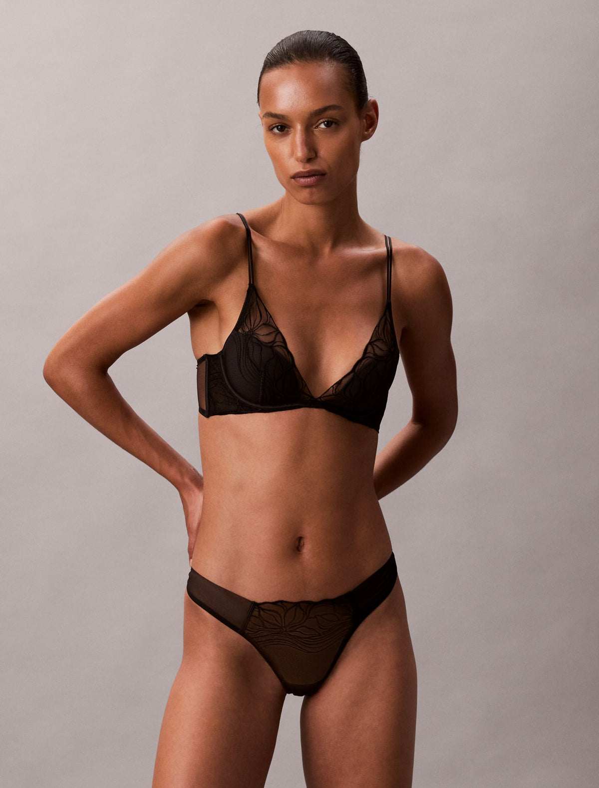 Calvin Klein CK Black Floral Lace Lightly Lined Plunge Bra