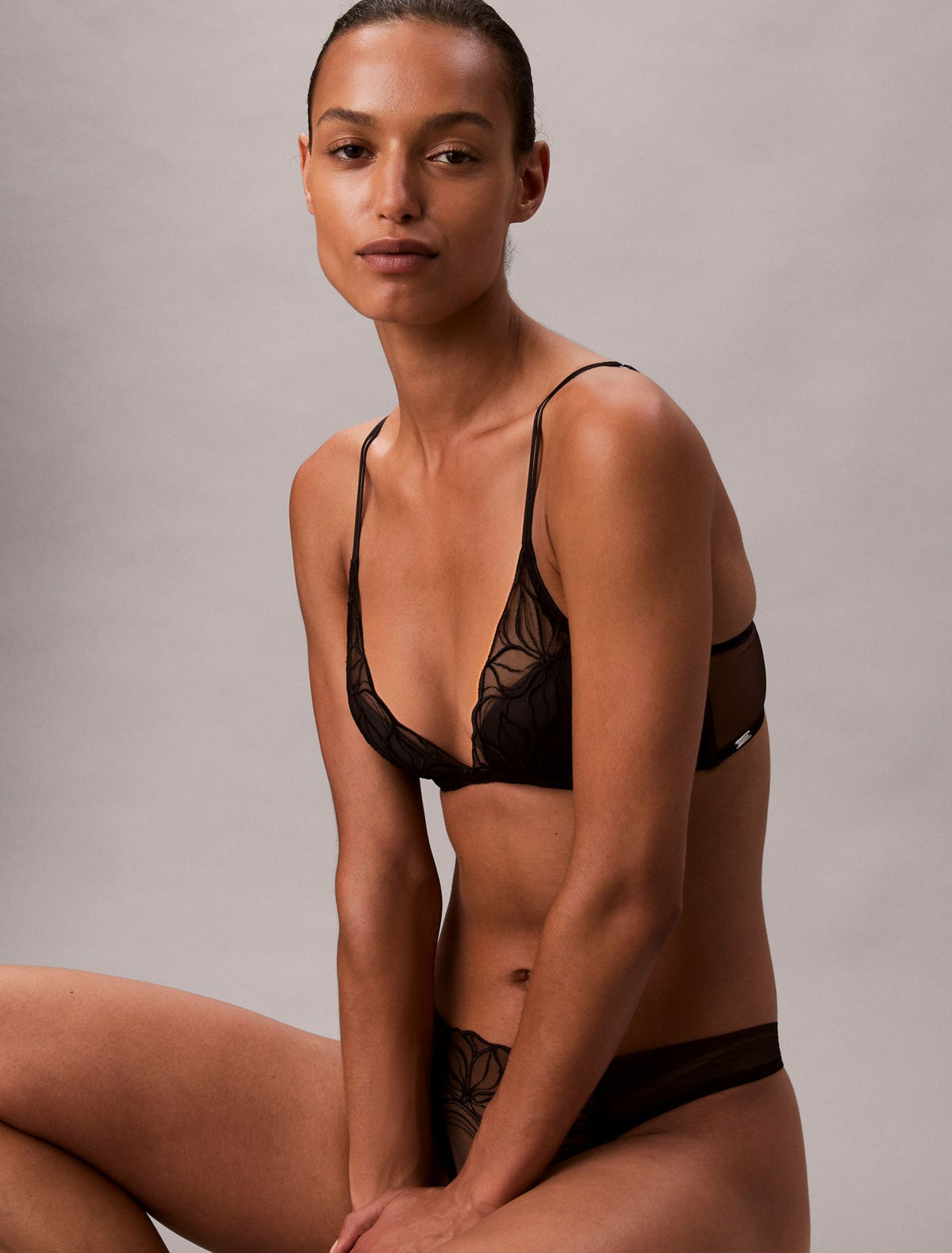 Calvin Klein CK Black Floral Lace Lightly Lined Plunge Bra