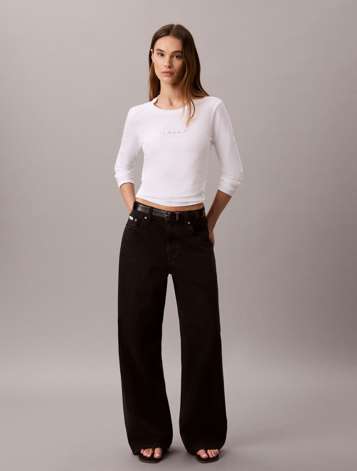 Calvin Klein Standard Logo Slim T-Shirt