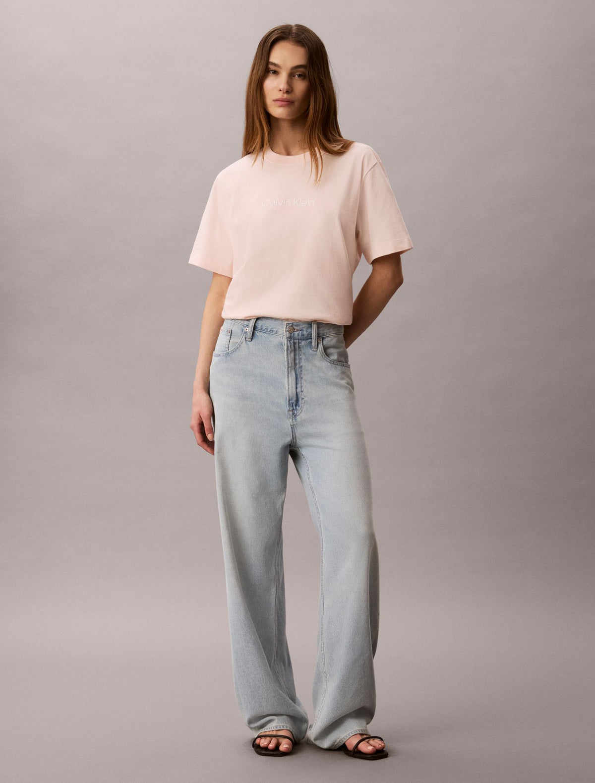 Calvin Klein Standard Logo Relaxed T-Shirt
