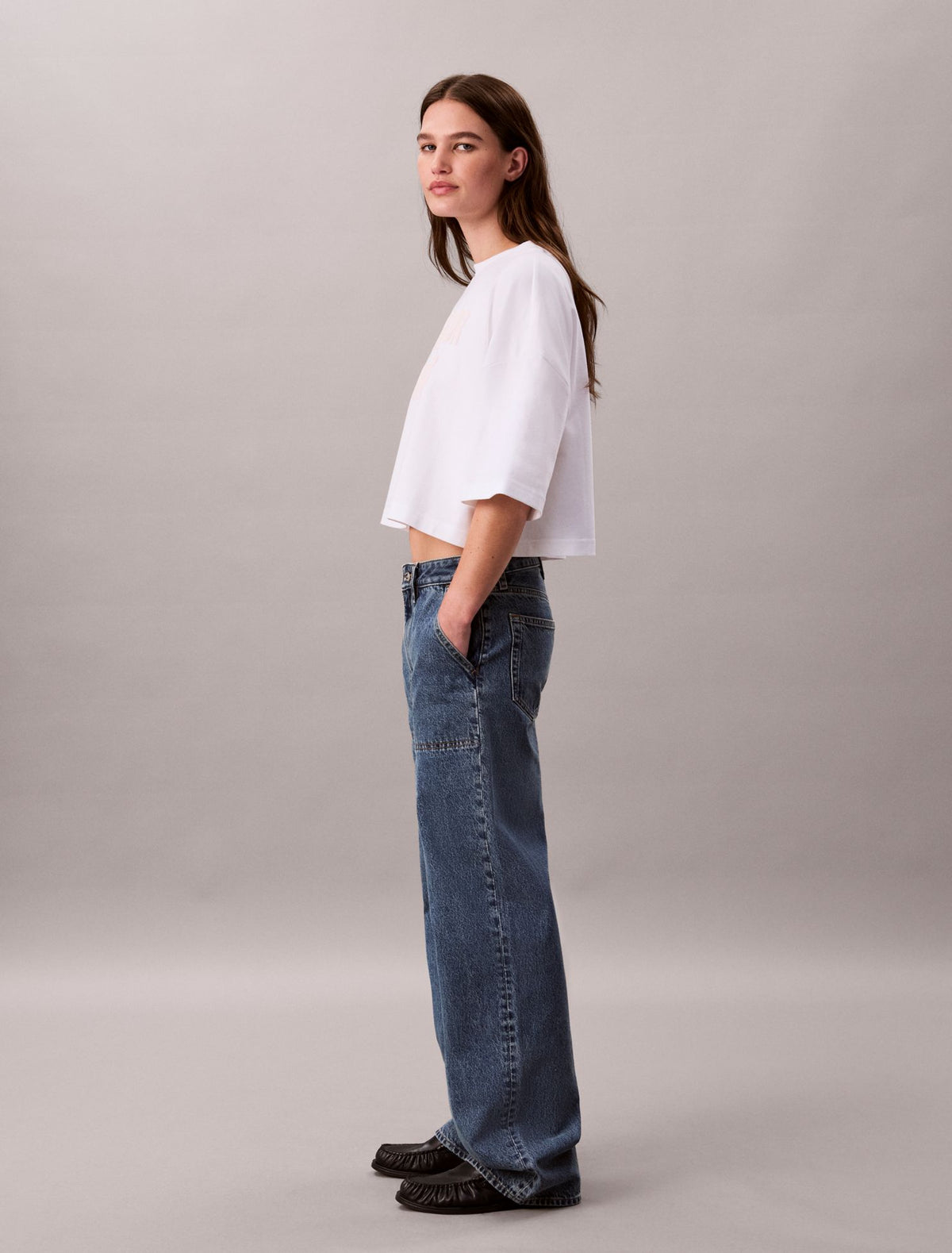 Calvin Klein Boxy Cropped Bold Logo Tee