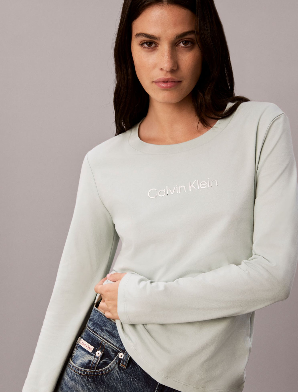 Calvin Klein Standard Logo Slim T-Shirt