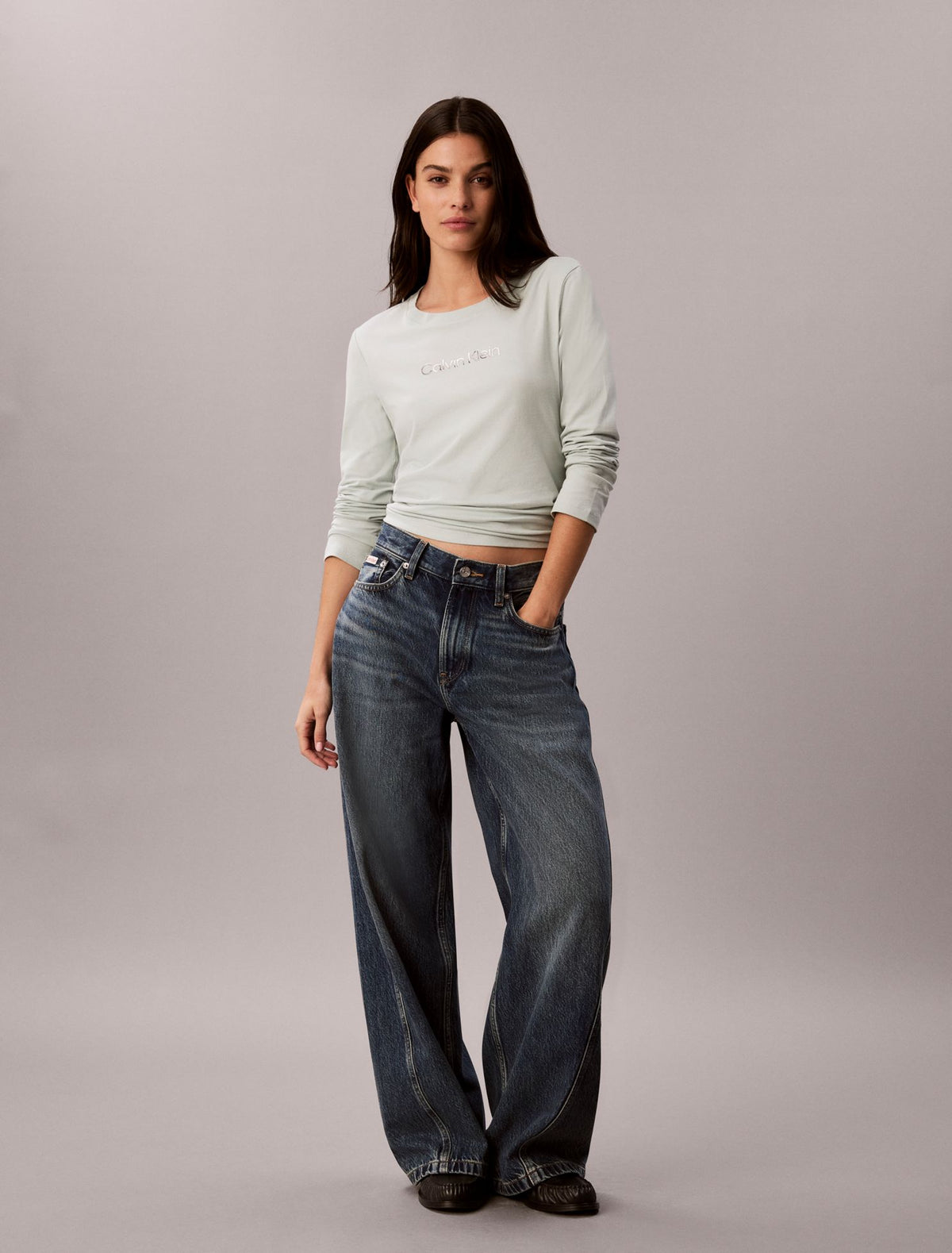 Calvin Klein Standard Logo Slim T-Shirt