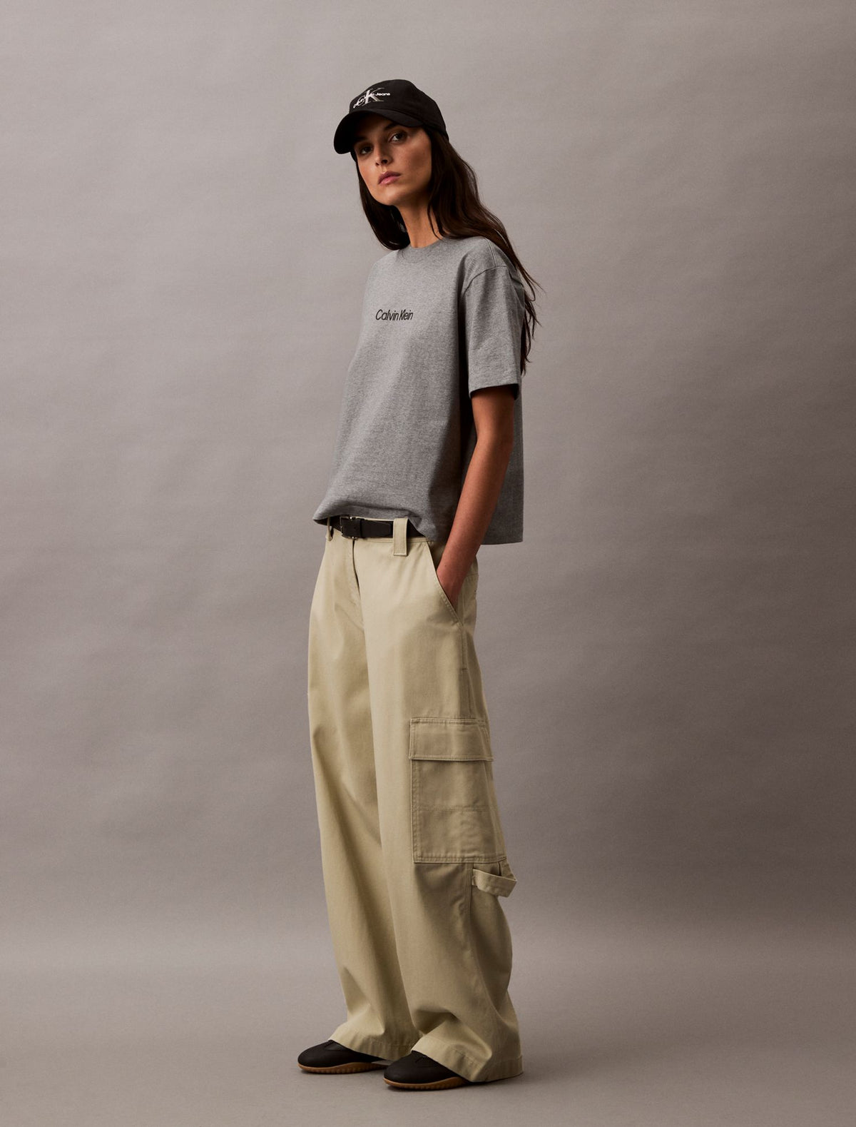 Calvin Klein Standard Logo Boxy Fit Crewneck T-Shirt