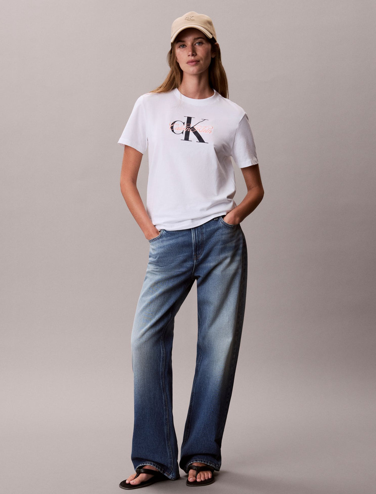 Calvin Klein Script Monologo Graphic Classic T-Shirt